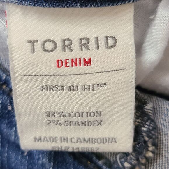 Torrid Womens Plus Size 24 Med Wash Distressed Denim Jean Shorts - Picture 11 of 13